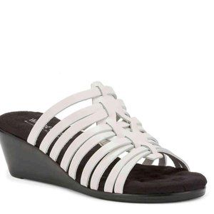 NWB Walking Cradles Nelson Sandal